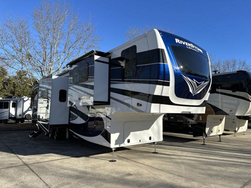 Riverstone RV