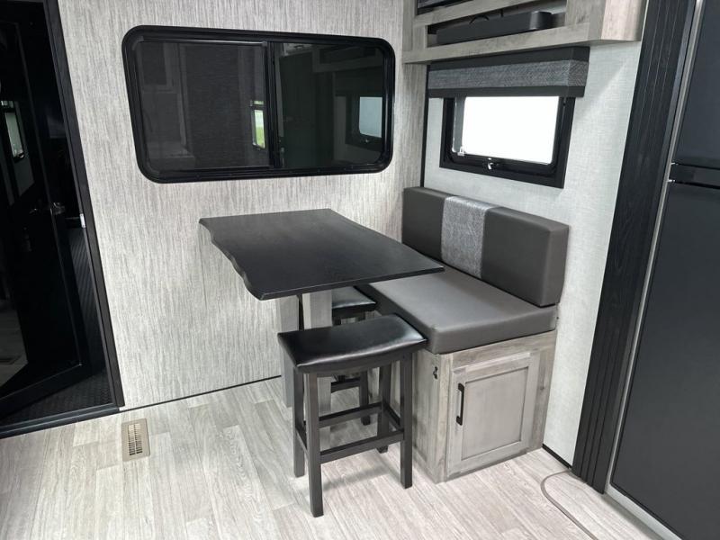 New 2024 KZ Venom V-Series V3916TK Toy Hauler Fifth Wheel at