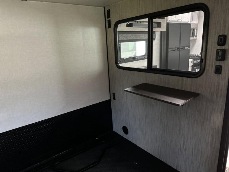 New 2024 KZ Venom V-Series V3916TK Toy Hauler Fifth Wheel at