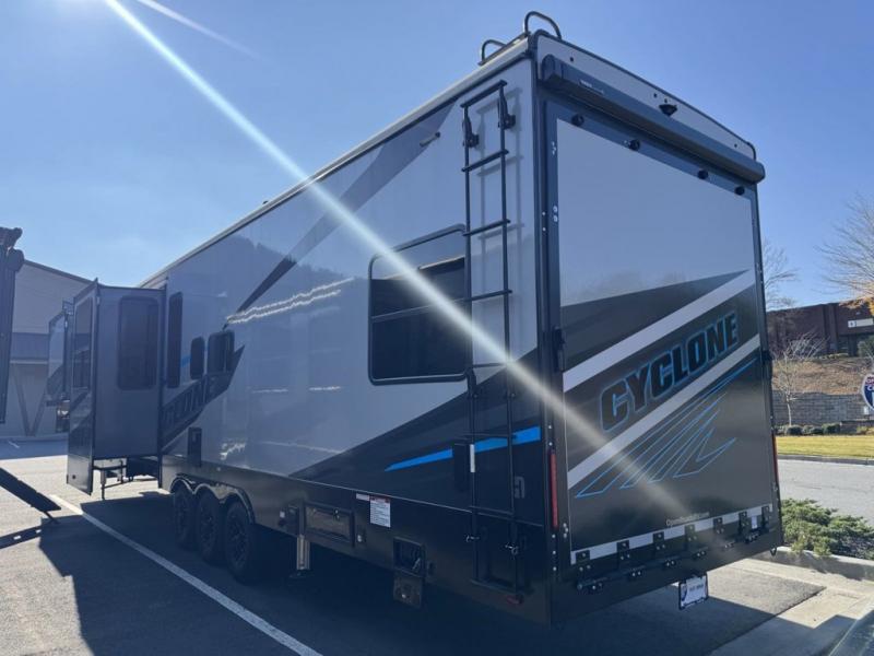 New 2025 Heartland Cyclone 4006 Toy Hauler Fifth Wheel at Open