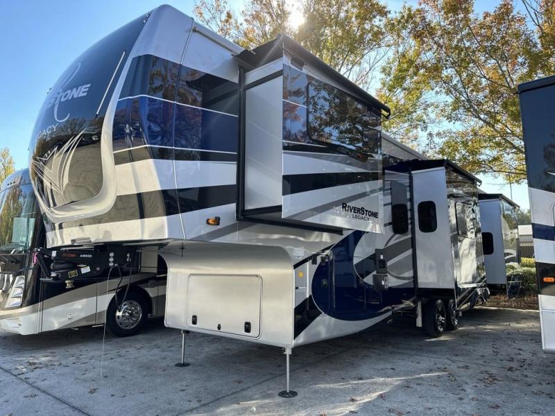 Forest Riverstone RV