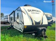 Used 2022 CrossRoads RV Sunset Trail SS291RK image