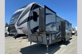 Used 2017 Keystone RV Fuzion 371 Photo