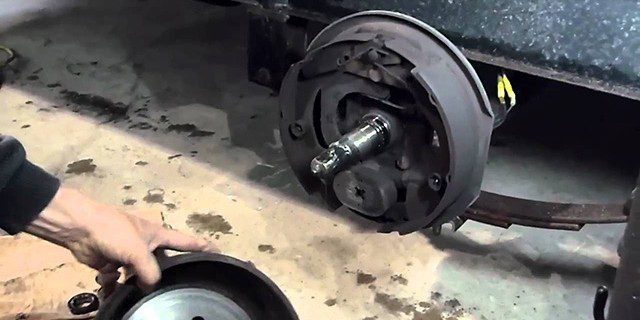 Wheel Bearing Repack (Single and Dual Axle)