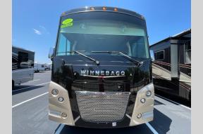 Used 2019 Winnebago Vista LX 35F Photo