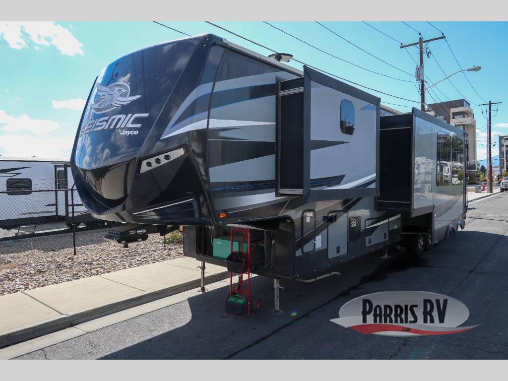 RV listing image