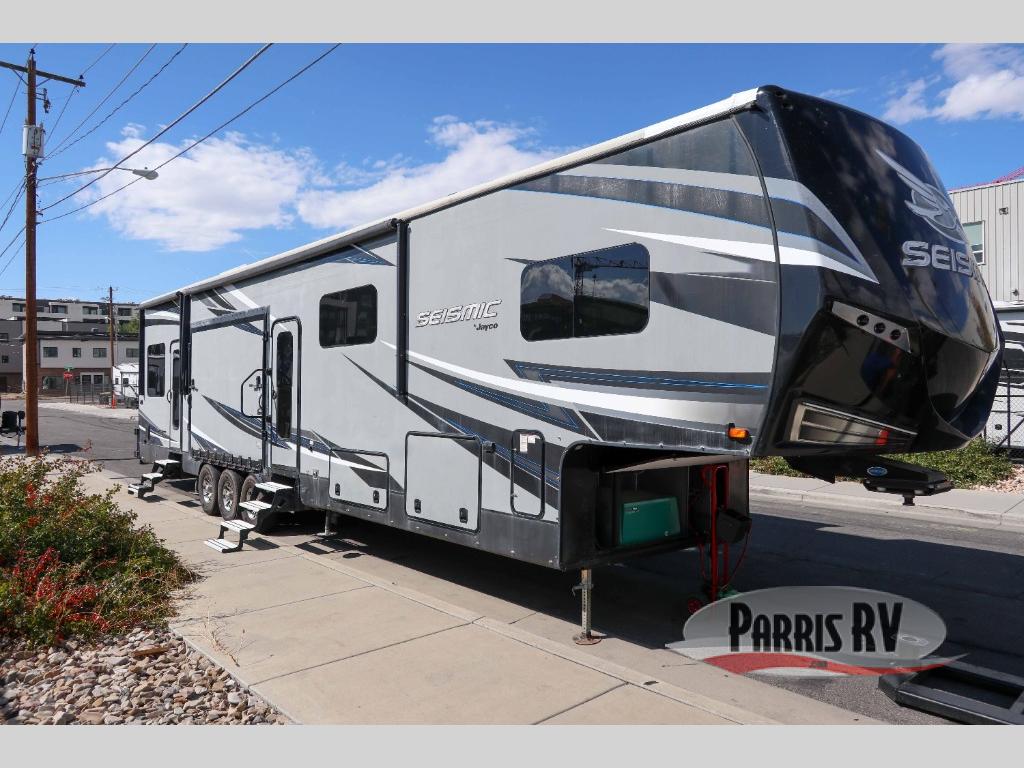 RV listing image