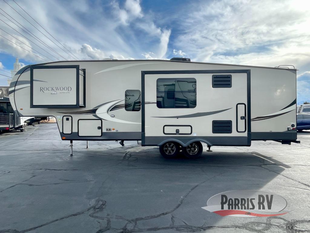 RV listing image