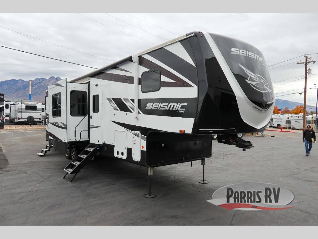 RV listing image