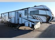 Used 2022 Alliance RV Valor 40V13 image