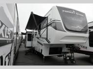 New 2025 Palomino Columbus 383RLH image