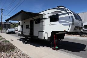 New 2024 Cruiser Essence E-28DB Photo