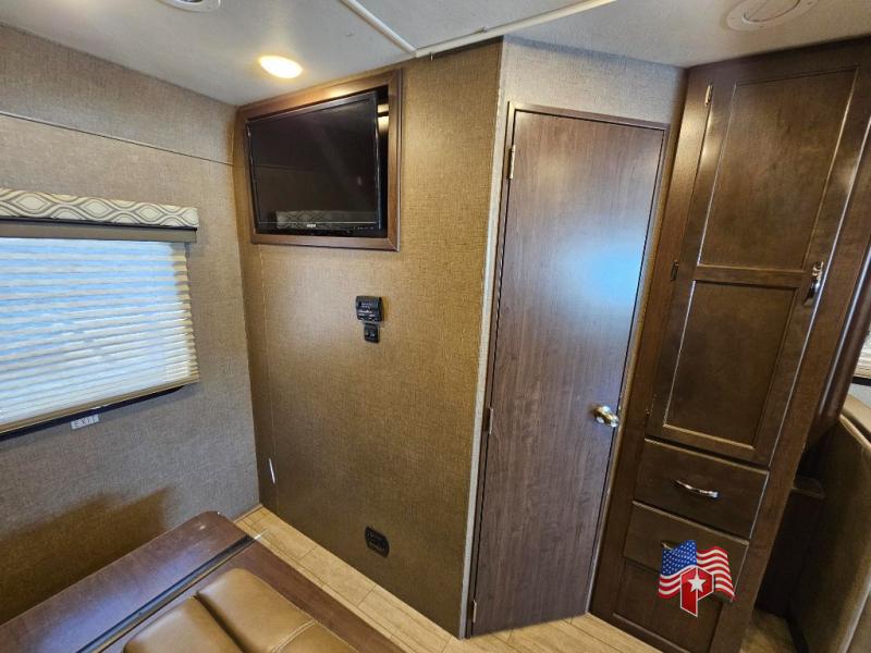 2019 Thor Motor Coach Freedom Traveler A27 15