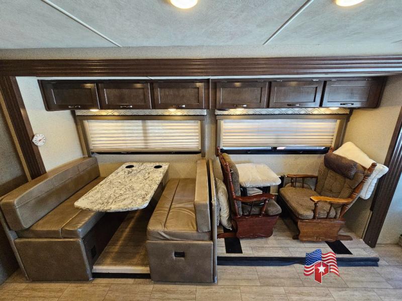 2019 Thor Motor Coach Freedom Traveler A27 12