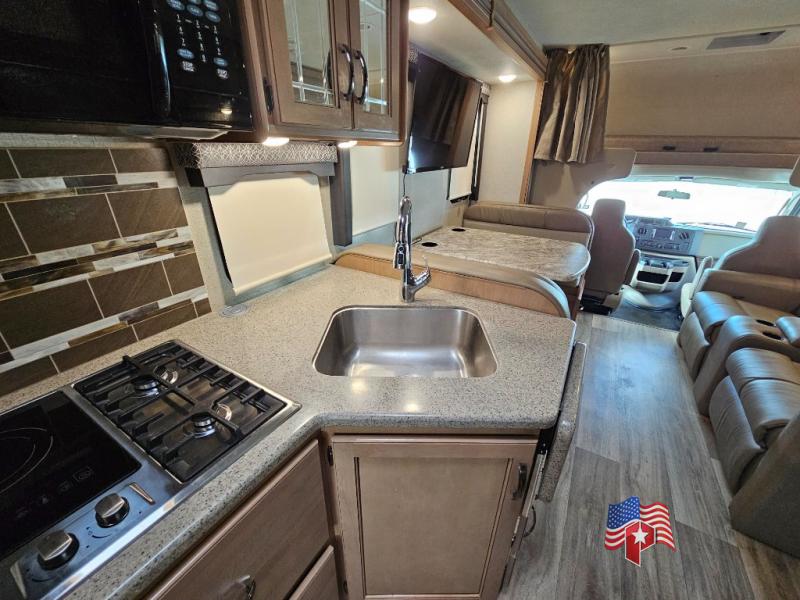 2020 Thor Motor Coach Four Winds 31B 19