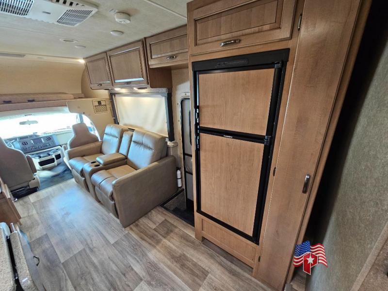 2020 Thor Motor Coach Four Winds 31B 18