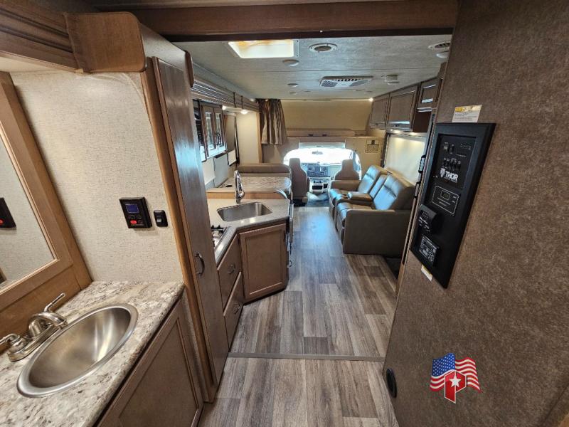 2020 Thor Motor Coach Four Winds 31B 27