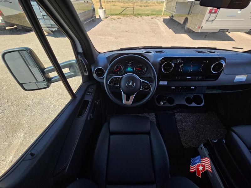 2024 Winnebago Vita 24P 10