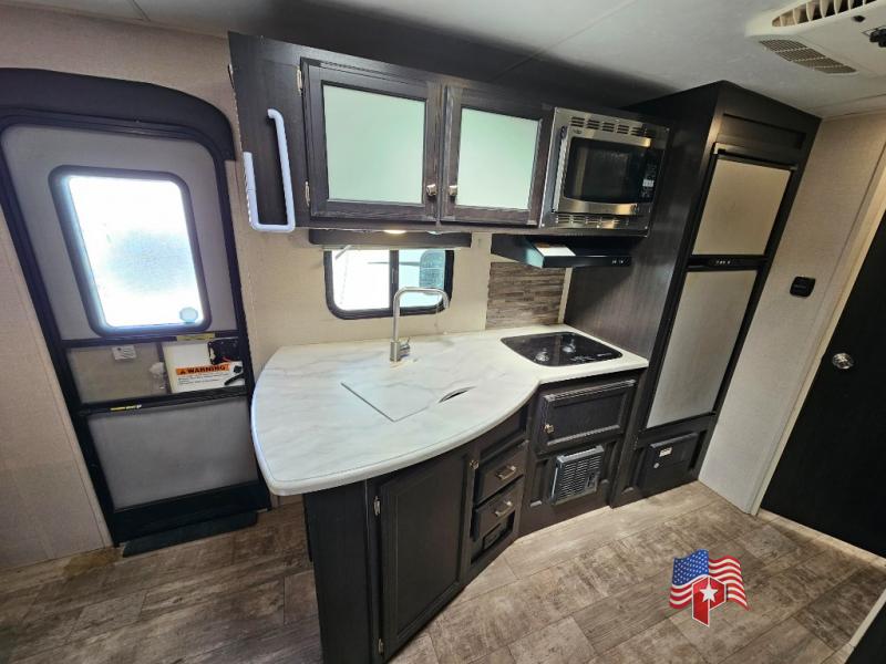 2019 Venture RV Sonic SN220VBH 11