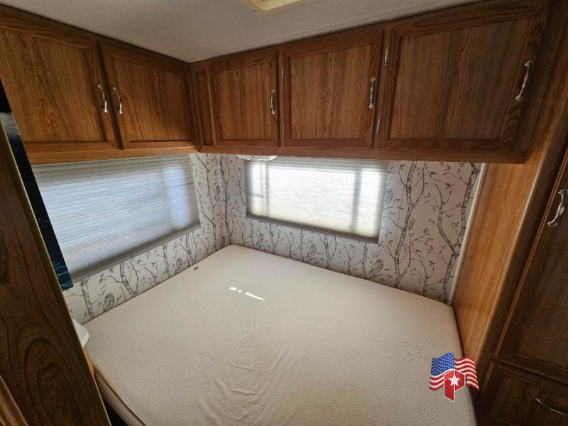 2001 Coachmen RV CATALINA 240WB 22