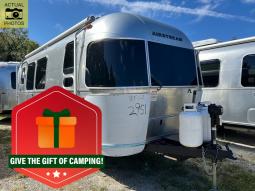 New 2024 Airstream RV Flying Cloud 23FB Twin Photo