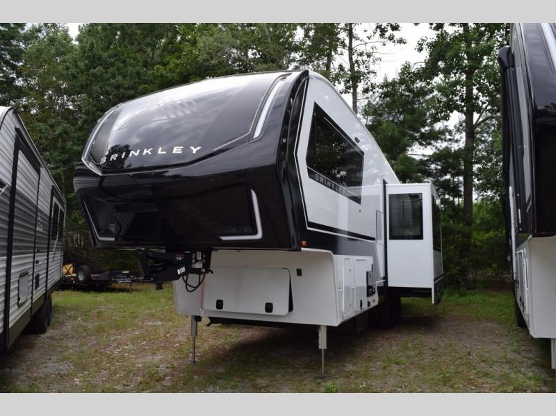 Brinkley Model Z RVs in New England | Pete's RV Center