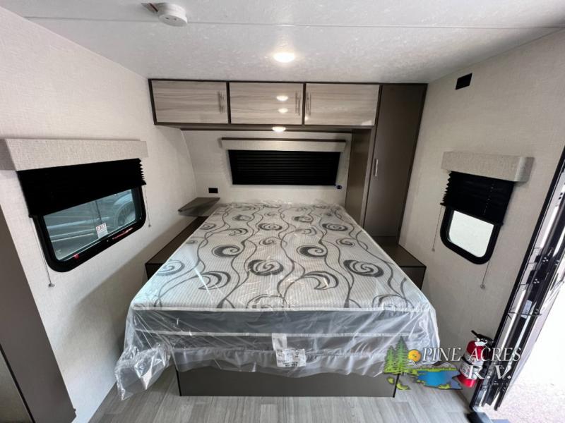 New 2023 KZ Escape E211RB Couples - Rear Bath Travel Trailer at Pine ...