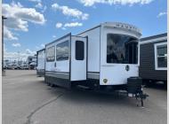 Used 2025 CrossRoads RV Hampton 372FDB image