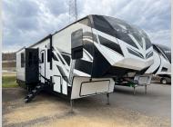 Used 2021 Dutchmen RV Voltage 4225 image