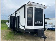 Used 2021 CrossRoads RV Hampton HP388FKL image
