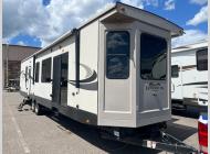 Used 2014 CrossRoads RV Hampton HT400FL image