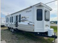 Used 2012 CrossRoads RV Hampton HT35FK image