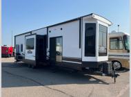 Used 2023 CrossRoads RV Hampton HP388FKL image