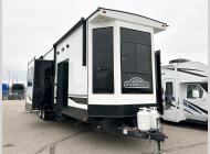 Used 2021 CrossRoads RV Hampton HP388FKL image