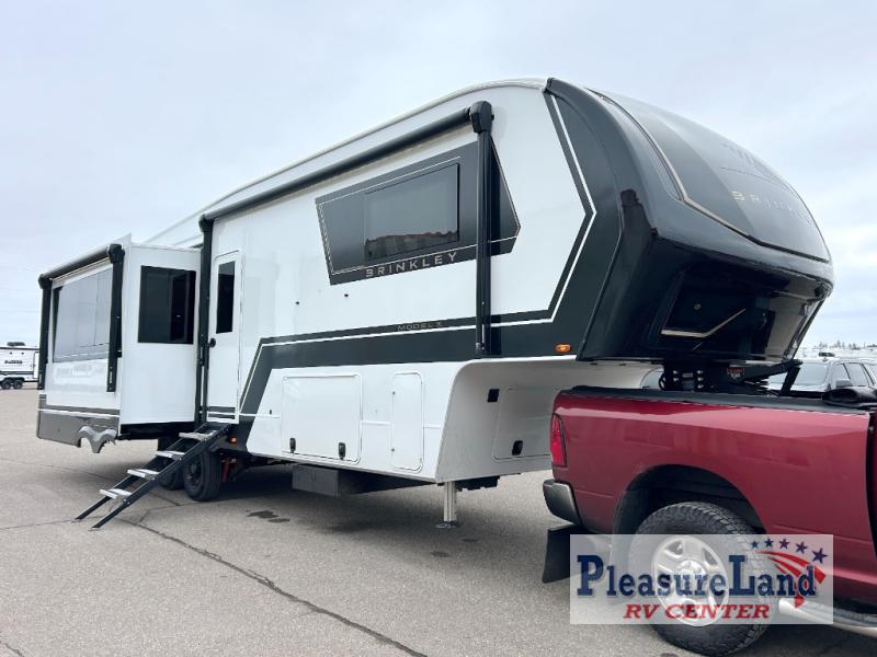 RV listing image