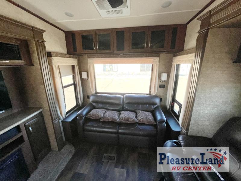 RV listing image