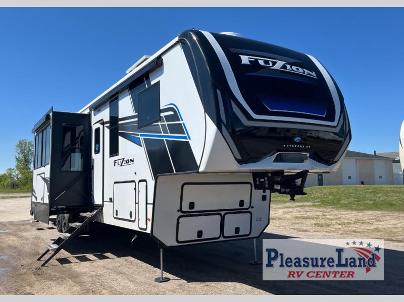 RV listing image