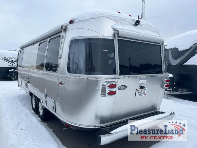 RV listing image