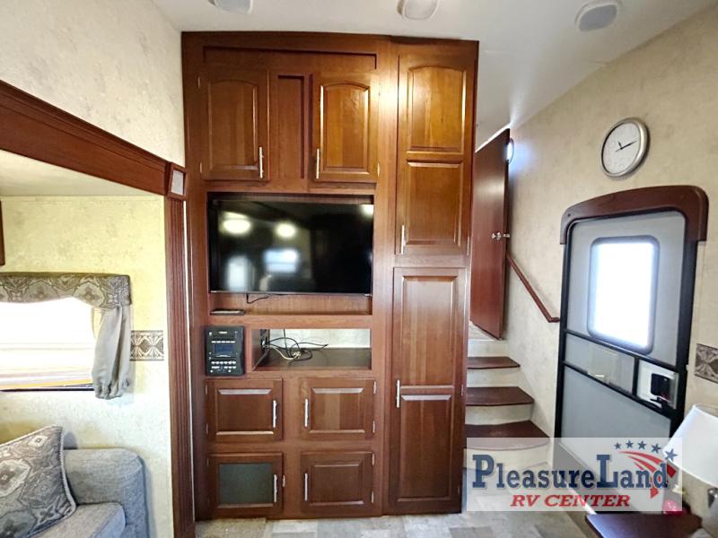 RV listing image