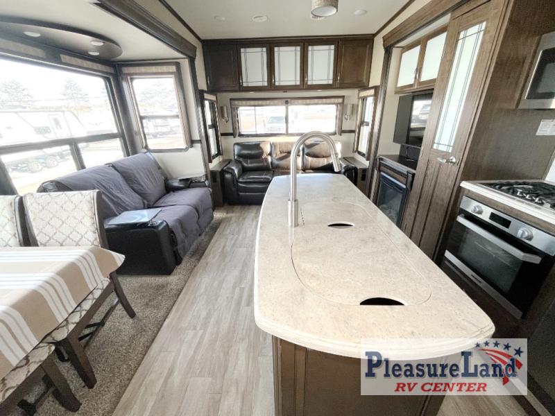 RV listing image