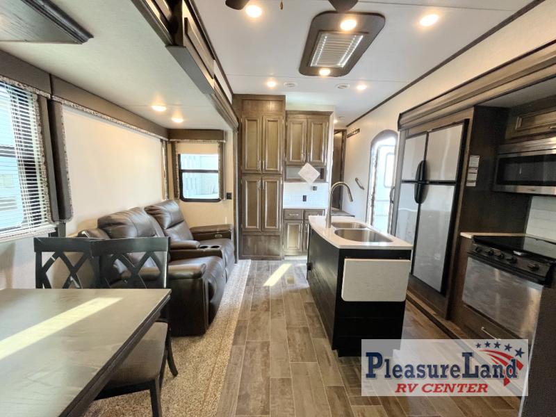 RV listing image
