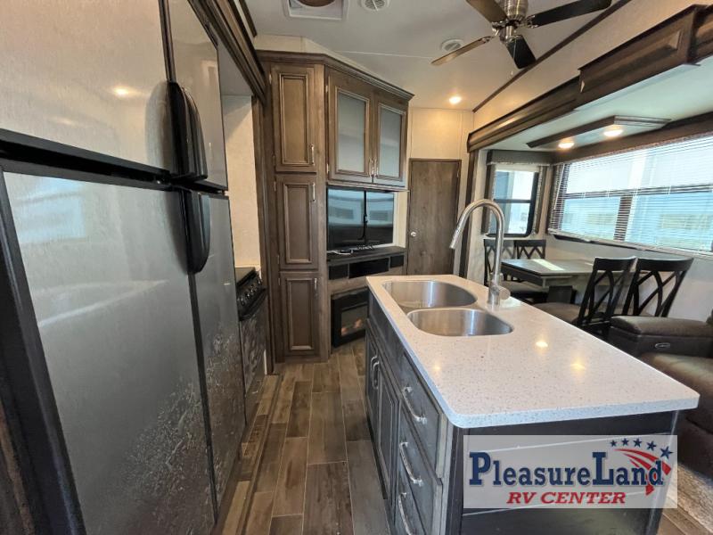 RV listing image