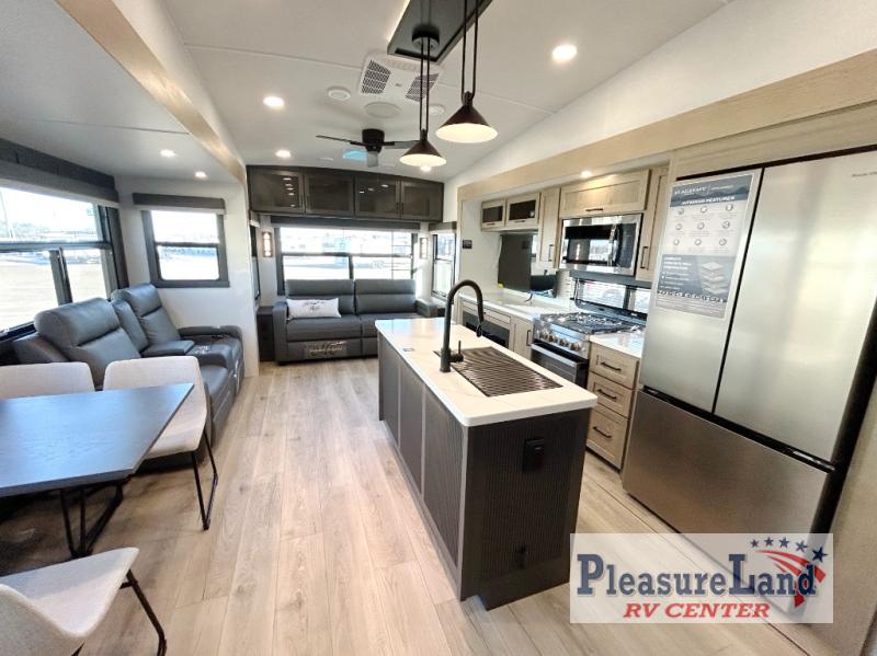 RV listing image