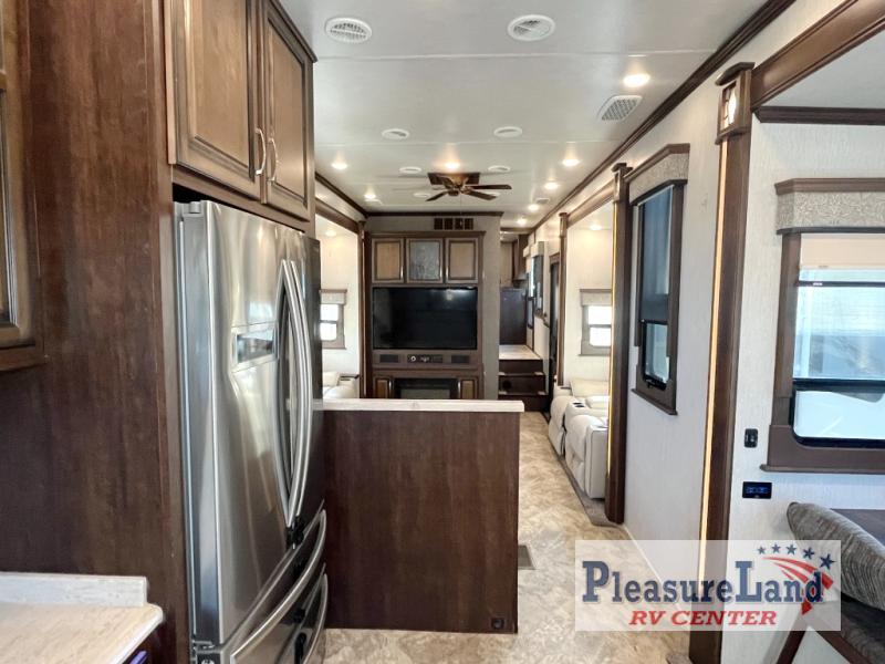 RV listing image