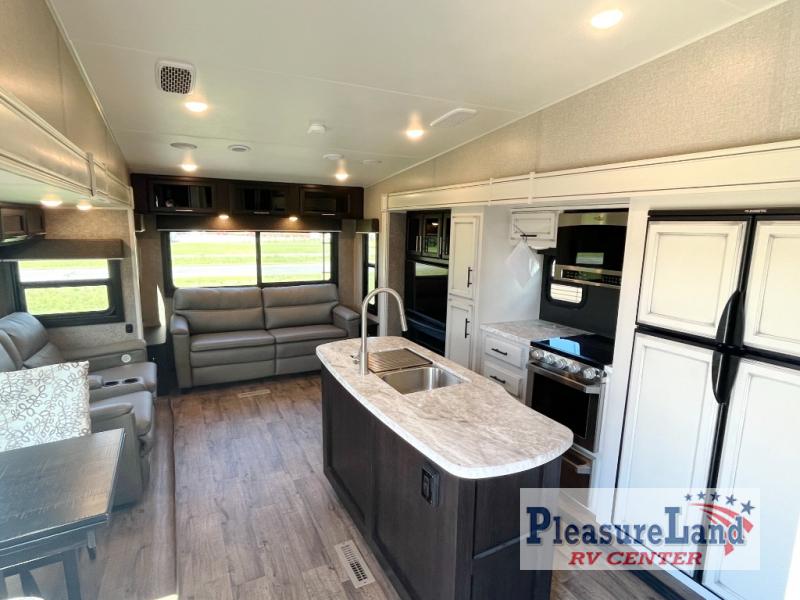 RV listing image