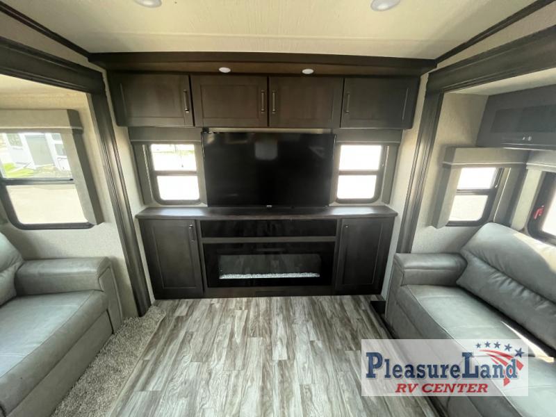 2022 Grand Design RV reflection 340rds