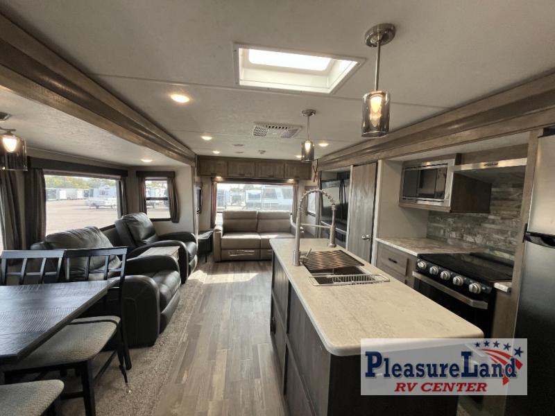 RV listing image