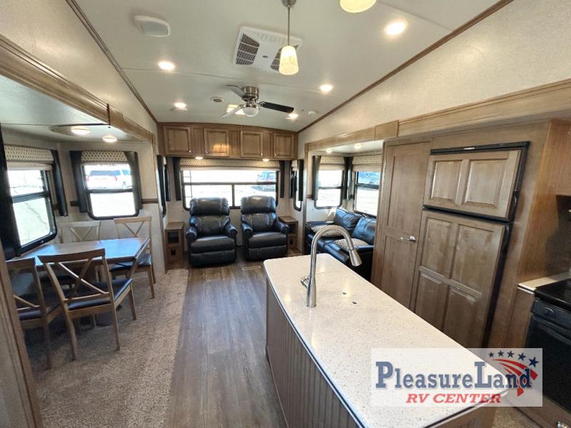RV listing image