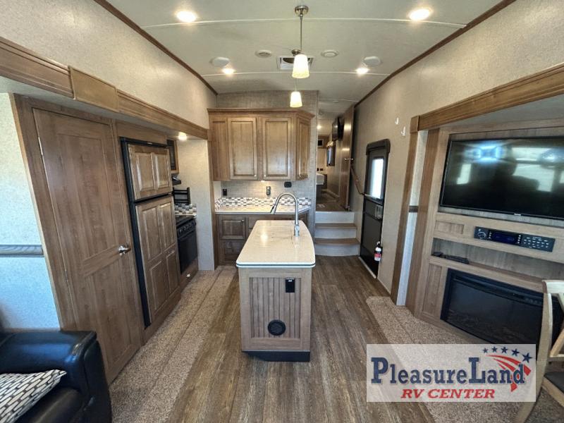 RV listing image