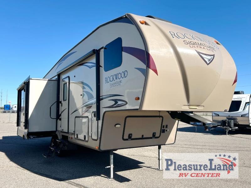 RV listing image